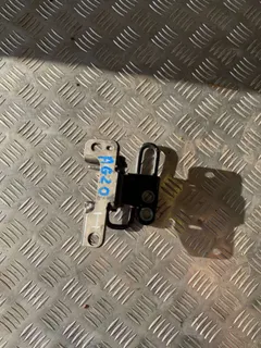 Петля двери передней правой Volkswagen Phaeton, 2007 г.