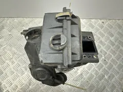Корпус воздушного фильтра Volkswagen Golf, 1990 г.