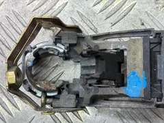Скелет ручки наружной передней левой Volkswagen Passat, 2002 г.