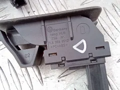 Кнопка стеклоподъемника Volkswagen Touareg, 2007 г.