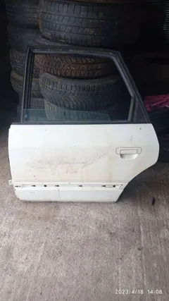 Дверь задняя левая Audi 80, 1995 г.