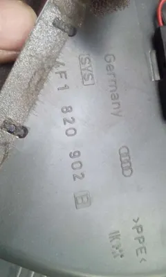Дефлектор обдува салона Audi A6, 2006 г.