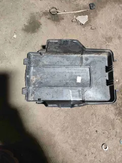 Крышка аккумулятора Volkswagen Passat, 2006 г.