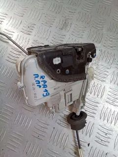 Замок двери передней правой Audi A6, 2006 г.