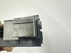 Кнопка стеклоподъемника переднего правого Audi A4, 1997 г.
