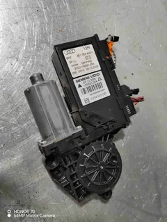 Моторчик стеклоподъемника передний правый Audi A4, 2006 г.