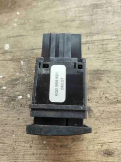 Кнопка подогрева заднего стекла Volkswagen Polo, 2001 г.