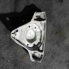 Опора амортизатора верхняя (чашка) Volkswagen Passat, 1999 г.