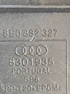 Пластик салазок сиденья Audi A4, 2004 г.