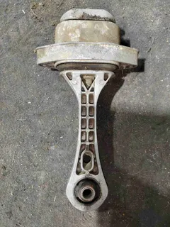 Кронштейн КПП Volkswagen Golf, 2002 г.