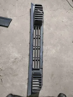 Заглушка (решетка) в бампер Volkswagen Transporter, 2006 г.