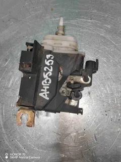 Замок двери передней левой Audi A4, 1999 г.