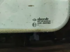 Стекло кузовное боковое левое Renault Kangoo, 2002 г.