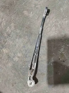 Щеткодержатель задний Volkswagen Golf, 2001 г.