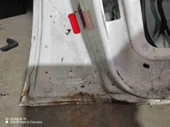 Дверь передняя левая Audi 80, 1994 г.