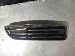 Заглушка (решетка) в бампер Audi A4, 1999 г.