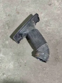 Воздуховод Audi A4, 2001 г.
