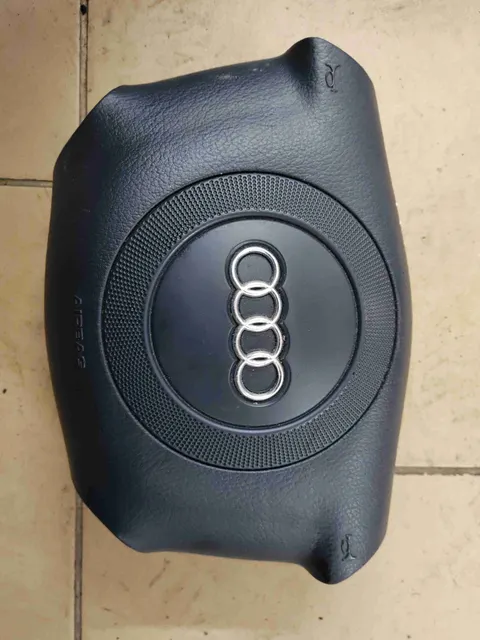 Подушка безопасности Audi A4, 1999 г.
