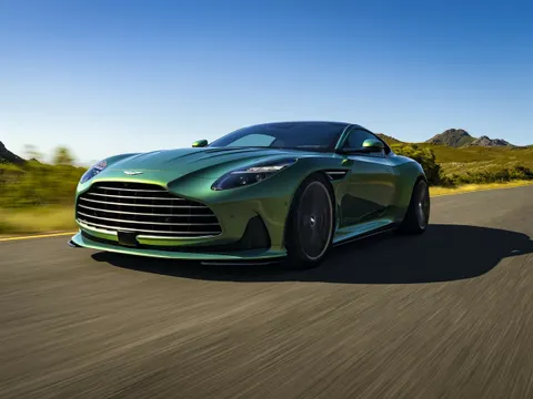 Aston Martin DB12 2023 - н.в.