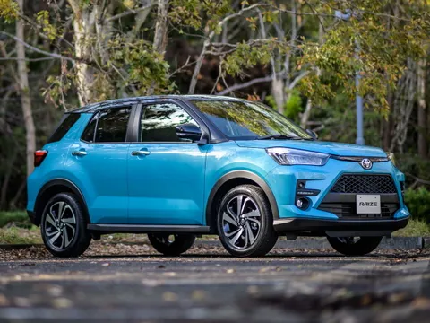 Toyota Raize I с 2019 г.