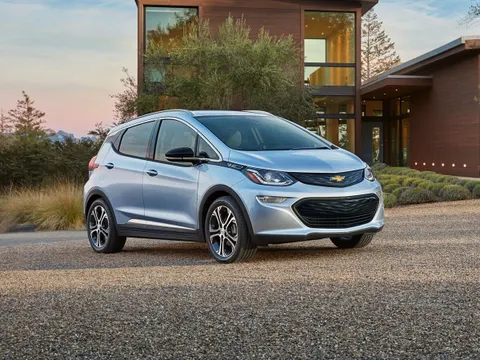 Chevrolet Bolt I 2016 – 2021 - хэтчбек 5 дв.