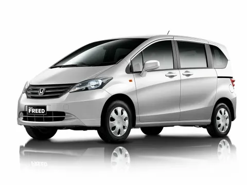 Honda Freed I 2008 – 2011 - компактвэн