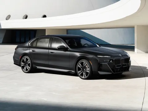 BMW 7 серии VII (G70) с 2022 г.