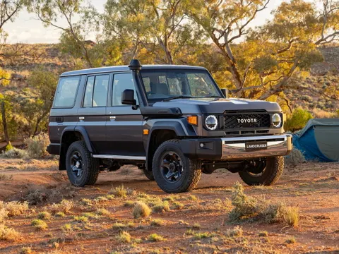 Toyota Land Cruiser 70 Series Рестайлинг 2 с 2023 г.
