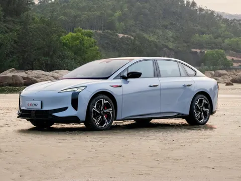 Hongqi EH7 2024 - н.в.