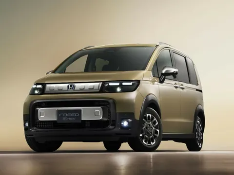 Honda Freed III с 2024 – н.в. - компактвэн crosstar