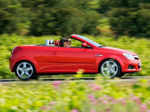 Opel Tigra B 2004 – 2009