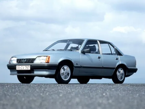 Opel Rekord E 1977 – 1986 - седан