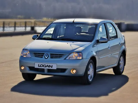 Renault Logan I 2004 – 2009 - седан