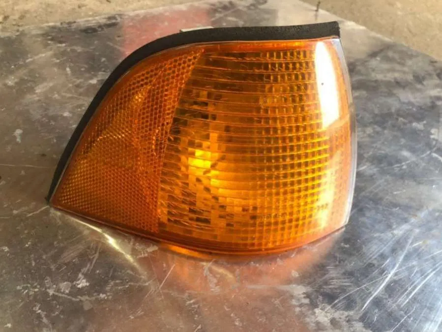 Поворотник правый BMW 3 серии, 2000 г.