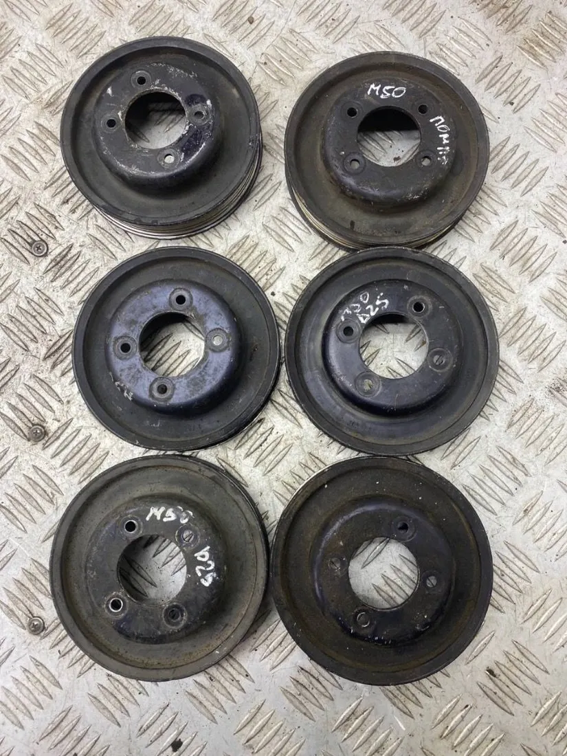 Шкив помпы BMW 3 серии, 1993 г.