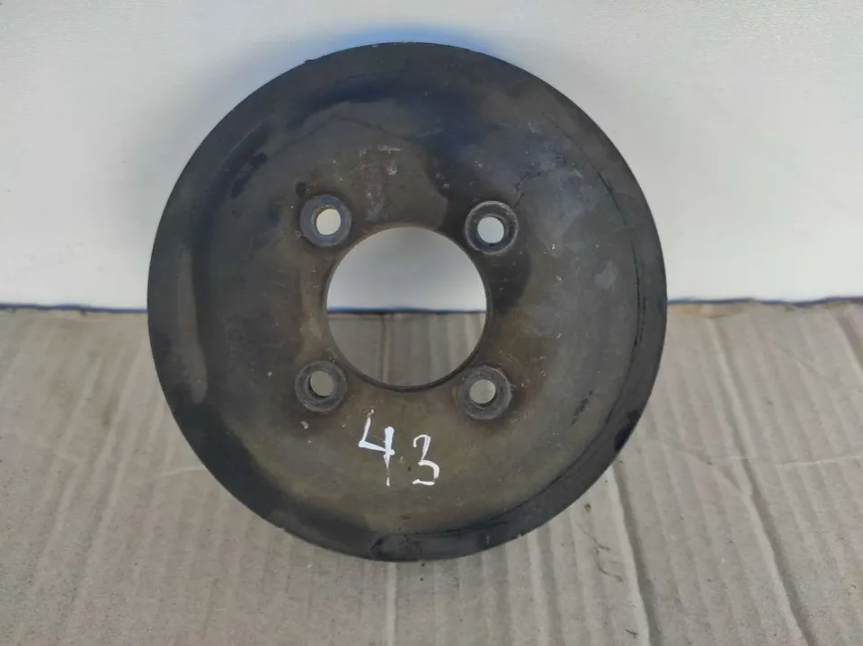 Шкив помпы BMW 3 серии, 1995 г.