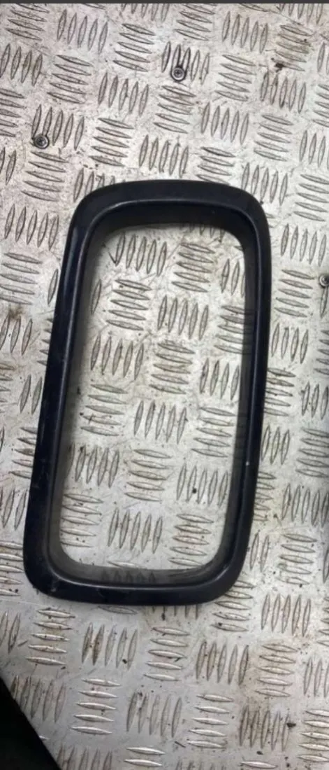 Решетка капота BMW 7 серии, 1999 г.
