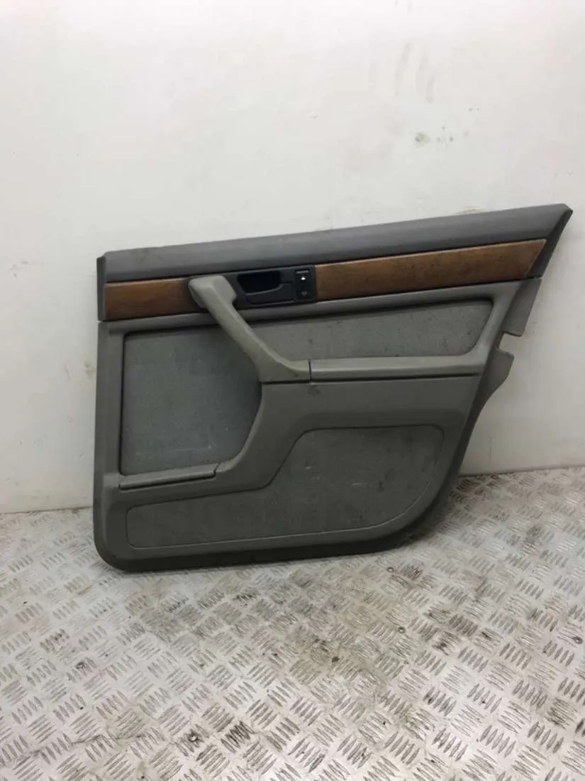 Обшивка двери задней правой (дверная карта) BMW 7 серии, 1992 г.