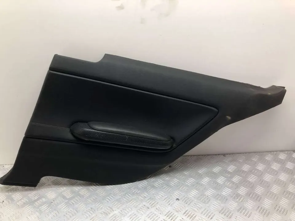 Обшивка двери задней правой (дверная карта) BMW 3 серии, 2000 г.