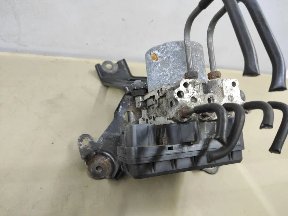 Блок ABS Toyota Sienna, 2014 г.