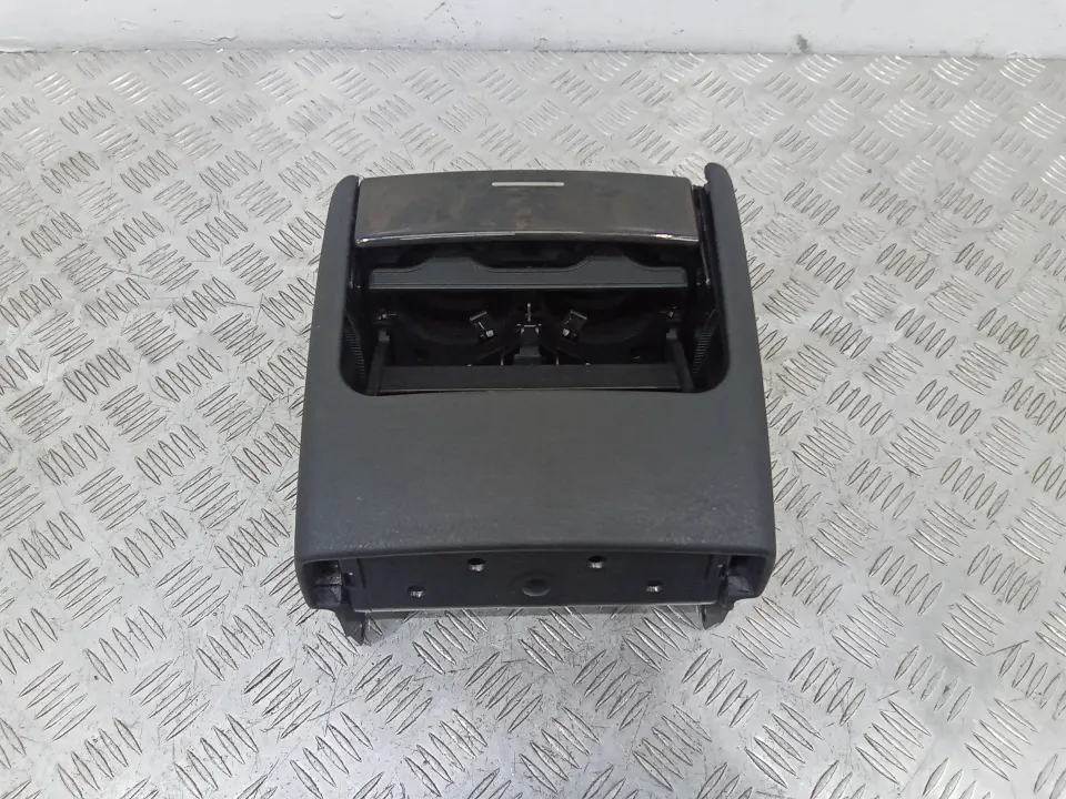 Подстаканник BMW X5, 2004 г.