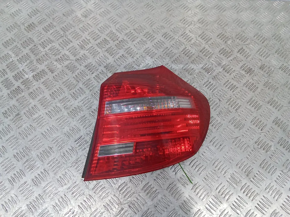 Фонарь задний правый BMW 1 серии, 2007 г.
