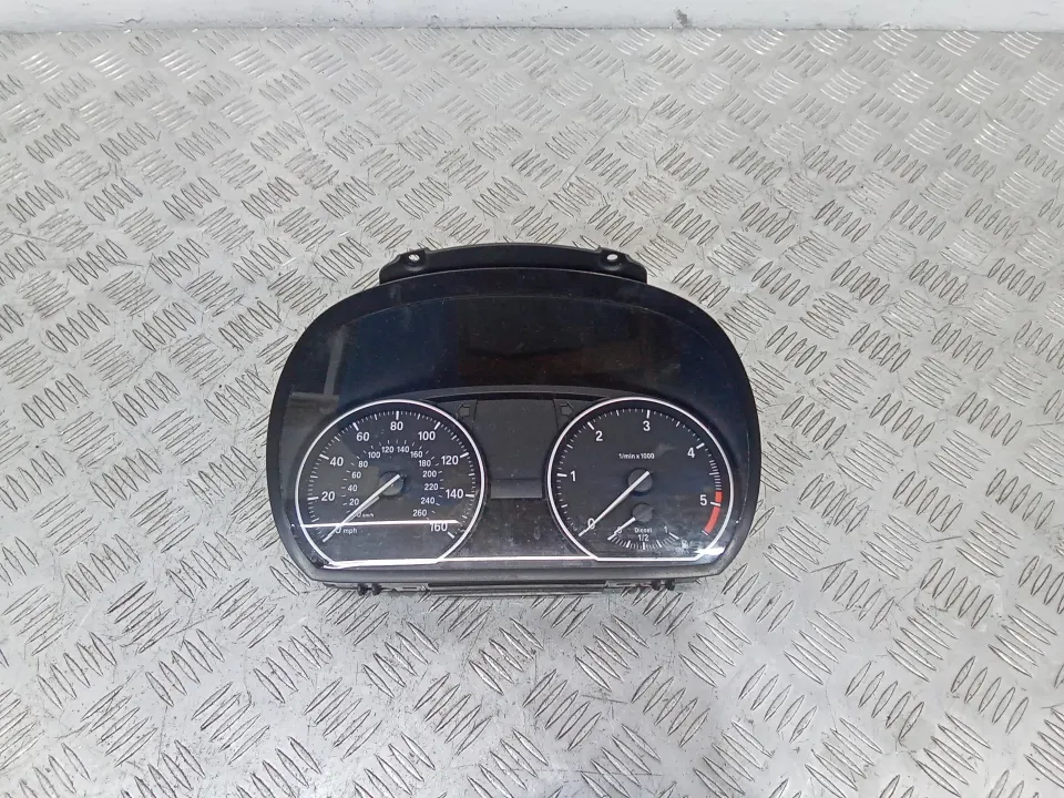 Щиток приборов (приборная панель) BMW 1 серии, 2007 г.