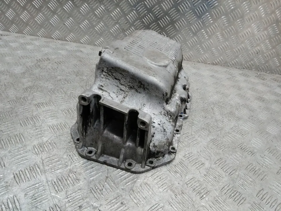 Поддон Volkswagen Golf, 2002 г.