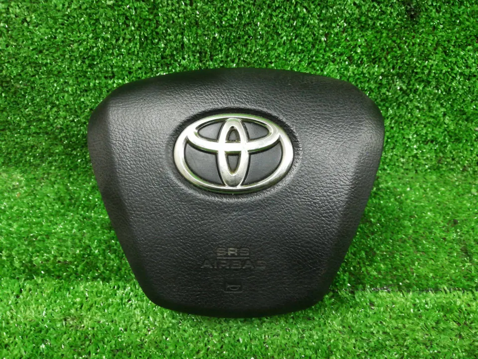 Подушка безопасности водителя Toyota Avensis, 2012 г.