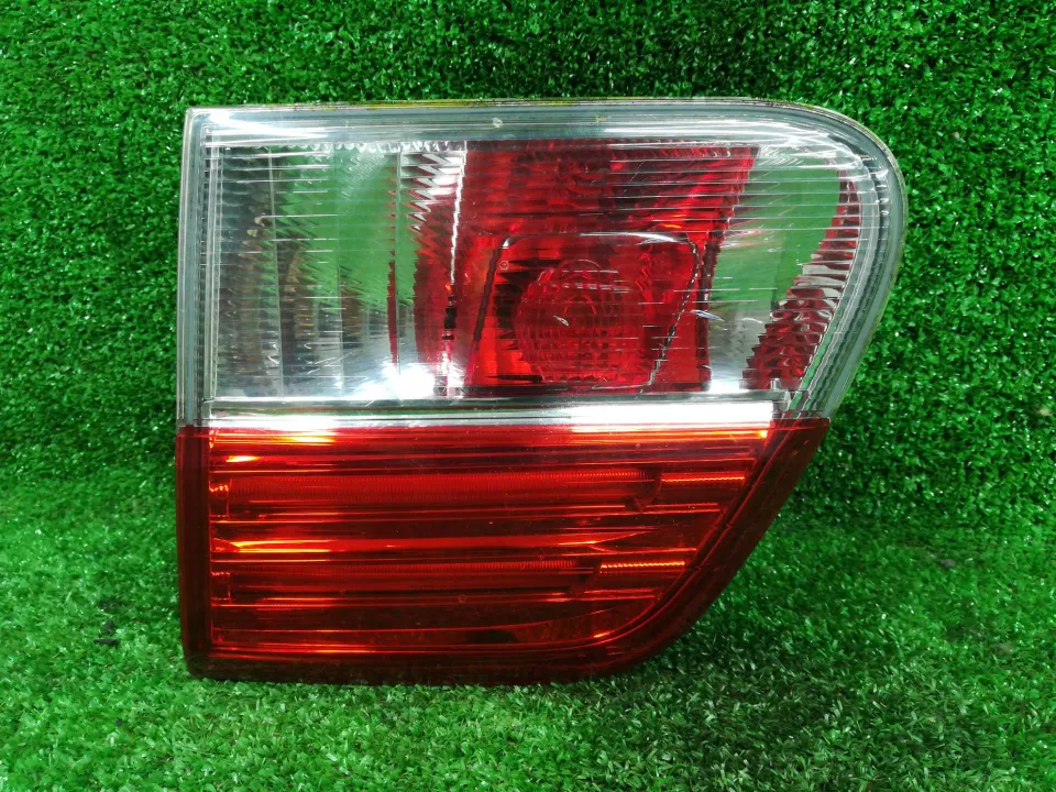 Фонарь крышки багажника правый Toyota Avensis, 2012 г.
