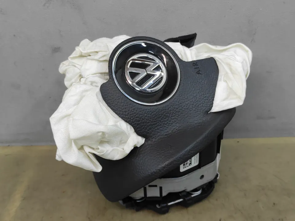 Подушка безопасности водителя Volkswagen Jetta, 2019 г.
