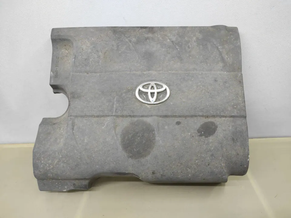 Декоративная крышка двигателя Toyota Sienna, 2014 г.