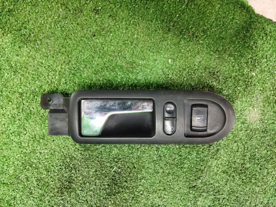 Ручка внутренняя передняя правая Volkswagen Golf, 2004 г.
