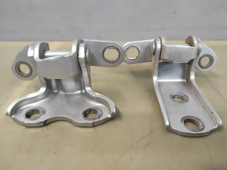 Петля двери задней левой Toyota RAV4, 2009 г.